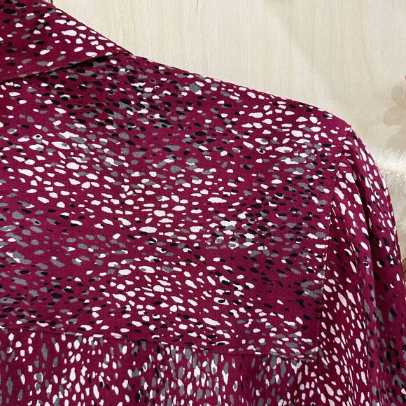FOXCROFT Shaped Fit Button Up Blouse SZ 18W Wine Abstract Dot Rayon Shirt - Picture 5 of 10